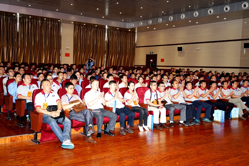 2016年中國技能大賽—河南省“萬(wàn)基杯”職業(yè)技能競賽決賽開(kāi)幕式會(huì )場(chǎng)