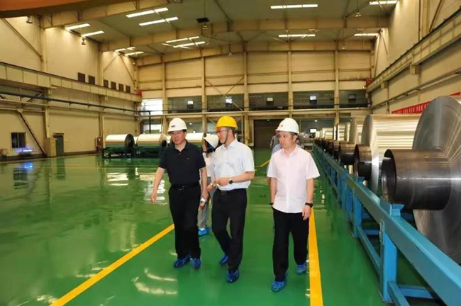 中國有色金屬協(xié)會(huì )副理事長(cháng)章吉林一行到萬(wàn)基鋁加工公司調研指導