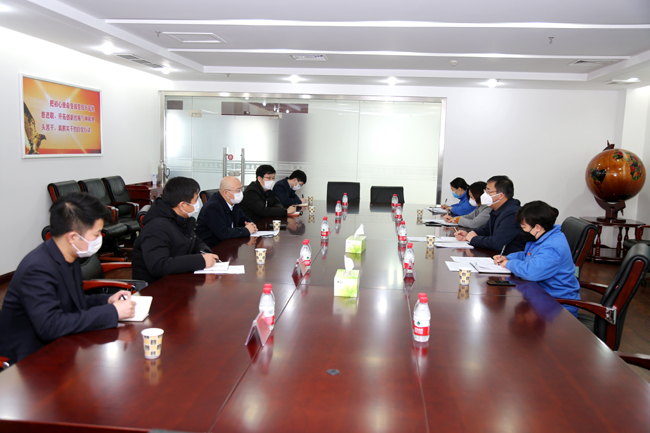 鄭州銀行洛陽(yáng)分行行長(cháng)田煒、副行長(cháng)金昱一行到萬(wàn)基控股集團調研