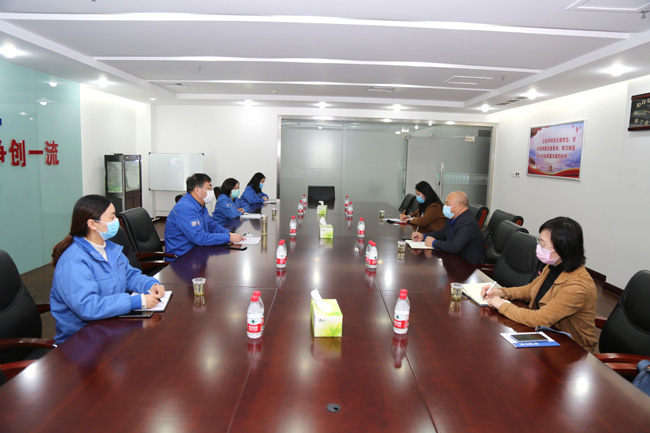 交通銀行洛陽(yáng)分行行長(cháng)孔祥等一行到我公司調研