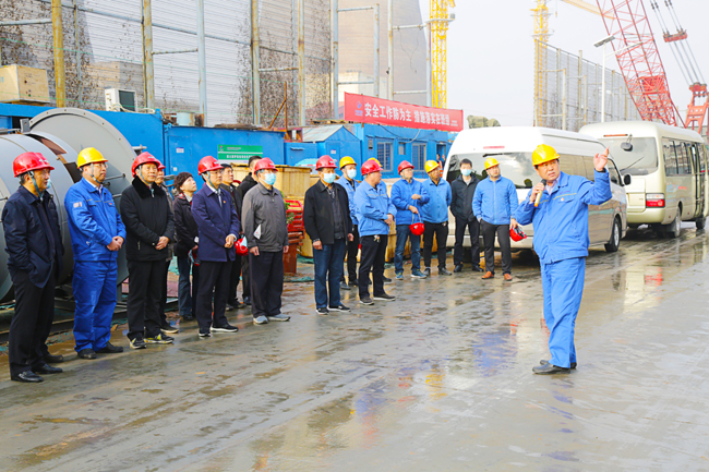 新安縣離退休領(lǐng)導王正輝等一行到萬(wàn)基控股參觀(guān)指導重點(diǎn)項目建設