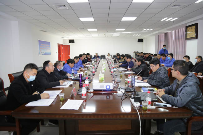 河南省有色金屬炭素協(xié)會(huì )2021年第二次會(huì )長(cháng)辦公會(huì )暨炭素行業(yè)交流會(huì )在萬(wàn)基控股集團召開(kāi)