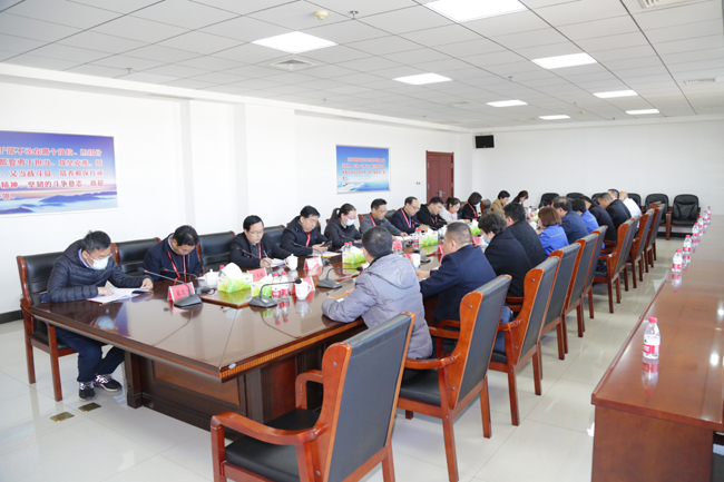 縣人大常委會(huì )副主任夏明顯到萬(wàn)基調研