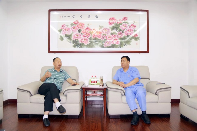 鄭州有色院副總經(jīng)理王懷江到萬(wàn)基控股集團洽談交流