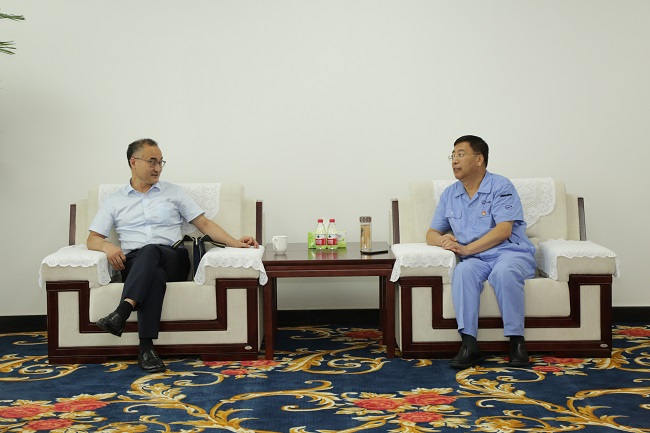 中國銀行洛陽(yáng)分行行長(cháng)李鴻運一行 到萬(wàn)基控股集團調研