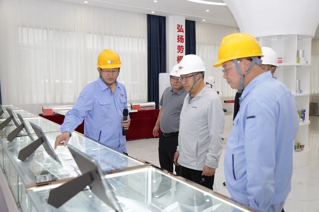 新安縣縣委常委、副縣長(cháng)吳良到萬(wàn)基控股集團調研