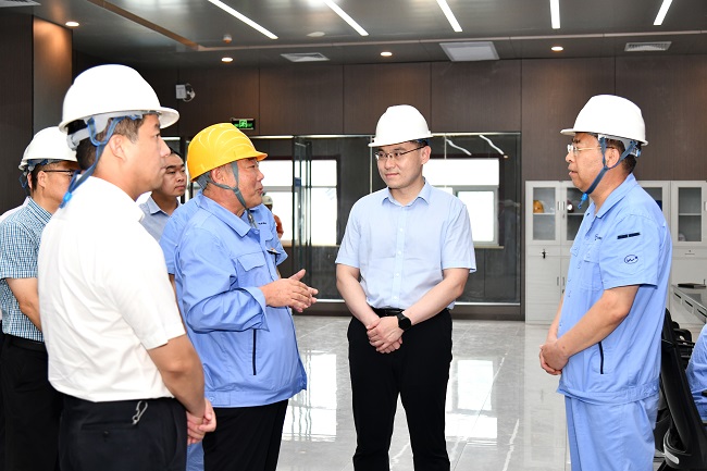 新安縣委書(shū)記、縣長(cháng)王智一行到萬(wàn)基控股集團調研