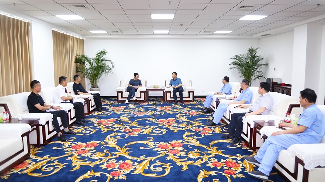 陜煤運銷(xiāo)集團蒲白分公司總經(jīng)理緱勝波一行到萬(wàn)基控股集團調研