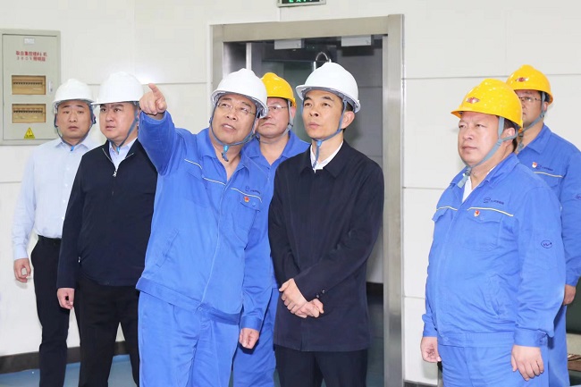 新安縣委副書(shū)記、代縣長(cháng)崔占科到萬(wàn)基控股集團調研