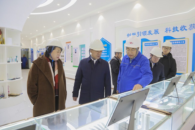 內蒙古霍林郭勒市委副書(shū)記、市長(cháng)嵇海洋一行到萬(wàn)基控股集團考察交流