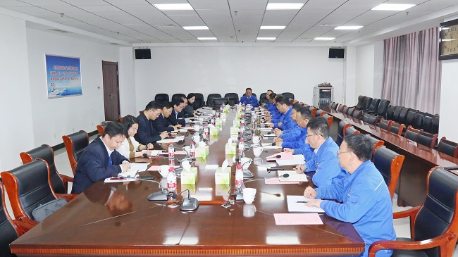 洛陽(yáng)國宏投資控股集團黨委副書(shū)記、總經(jīng)理郭義民一行 到萬(wàn)基控股集團調研