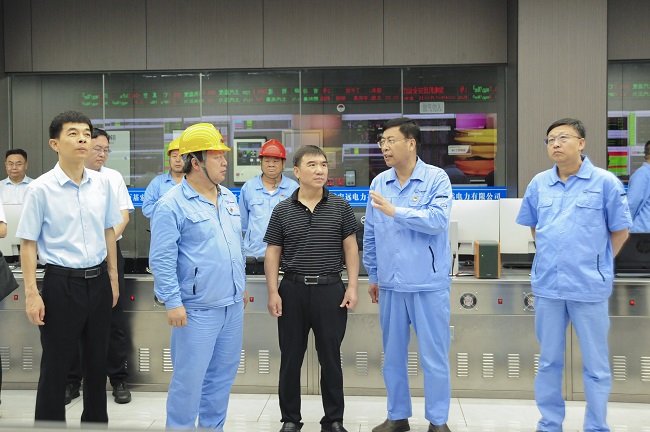 洛陽(yáng)市委常委、常務(wù)副市長(cháng)張玉杰一行到萬(wàn)基控股集團調研