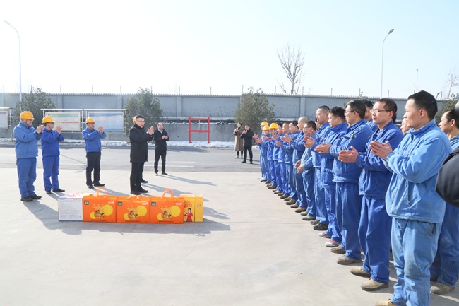 新安縣委書(shū)記王智到萬(wàn)基控股集團進(jìn)行春節走訪(fǎng)慰問(wèn)