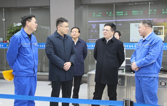 洛陽(yáng)市副市長(cháng)陳劍鋒到萬(wàn)基控股集團調研