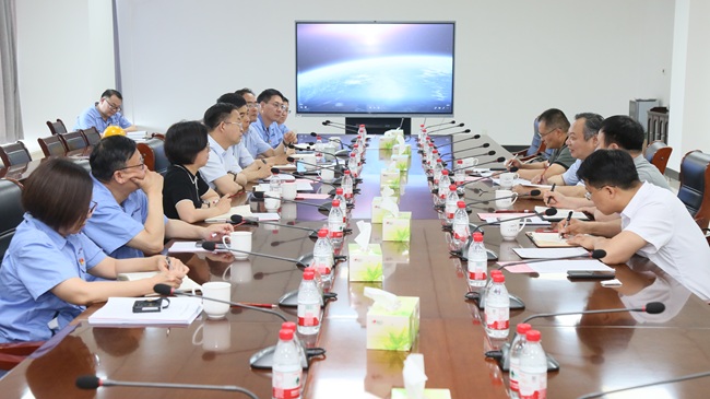 河南省國資委黨委副書(shū)記、主任吳祖明一行到萬(wàn)基控股集團調研