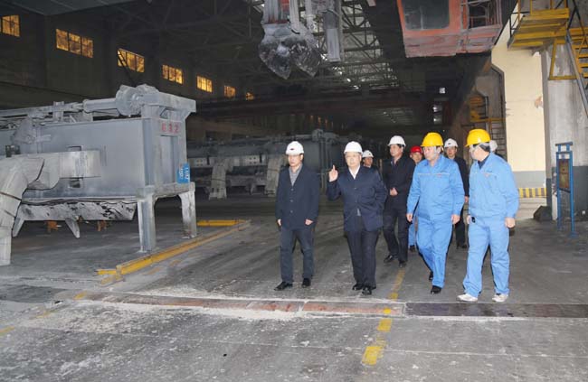 洛陽(yáng)市工業(yè)經(jīng)濟運行重點(diǎn)工作督查組到萬(wàn)基控股集團調研