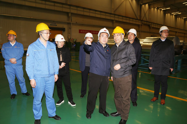 新安縣縣長(cháng)陳功到萬(wàn)基控股集團調研