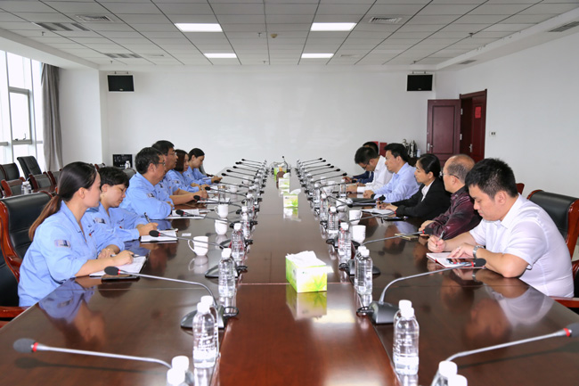 招商銀行鄭州分行副行長(cháng)李翀等一行到萬(wàn)基控股集團調研