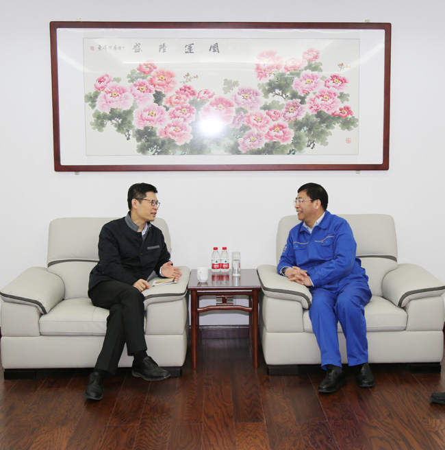 招商銀行洛陽(yáng)分行行長(cháng)韓東偉一行到萬(wàn)基控股集團調研