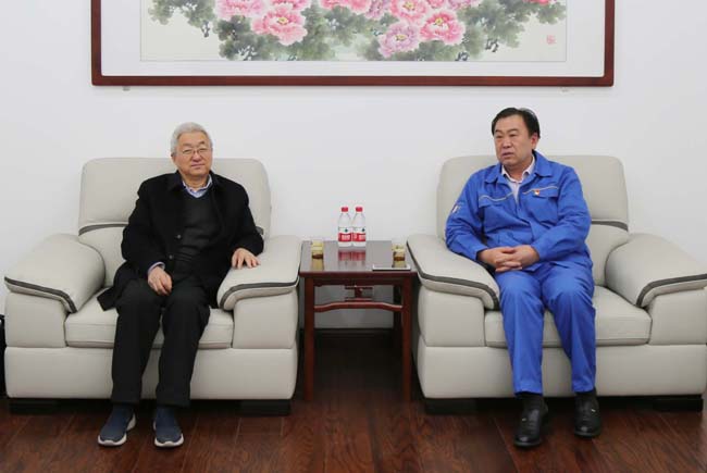 河南省有色金屬行業(yè)協(xié)會(huì )原副會(huì )長(cháng)蘇俊杰到萬(wàn)基控股集團調研
