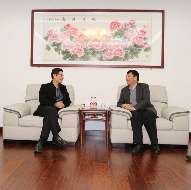 招商銀行洛陽(yáng)分行行長(cháng)韓東偉一行到萬(wàn)基控股集團調研