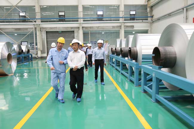 洛陽(yáng)市委常委、常務(wù)副市長(cháng)吳孟鐸到萬(wàn)基控股集團調研