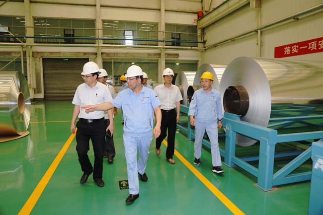 洛陽(yáng)國機重工有限公司董事長(cháng)張國龍等一行到我公司參觀(guān)訪(fǎng)談