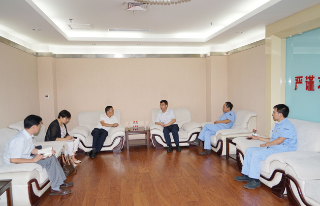 明泰鋁業(yè)董事長(cháng)馬廷義一行到我公司洽談業(yè)務(wù)