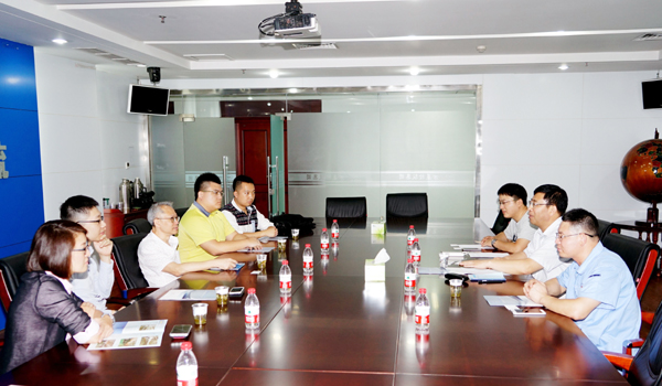 新加坡聯(lián)昌銀行業(yè)務(wù)主管曾順德一行到企業(yè)調研