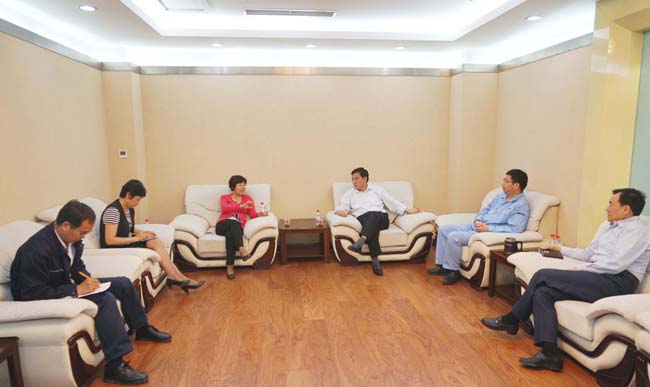 中鋁公司工會(huì )副主席喬桂玲到集團公司調研