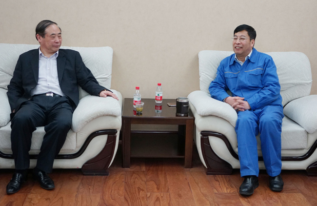 江蘇峰業(yè)集團董事長(cháng)許德富一行到我公司洽談業(yè)務(wù)