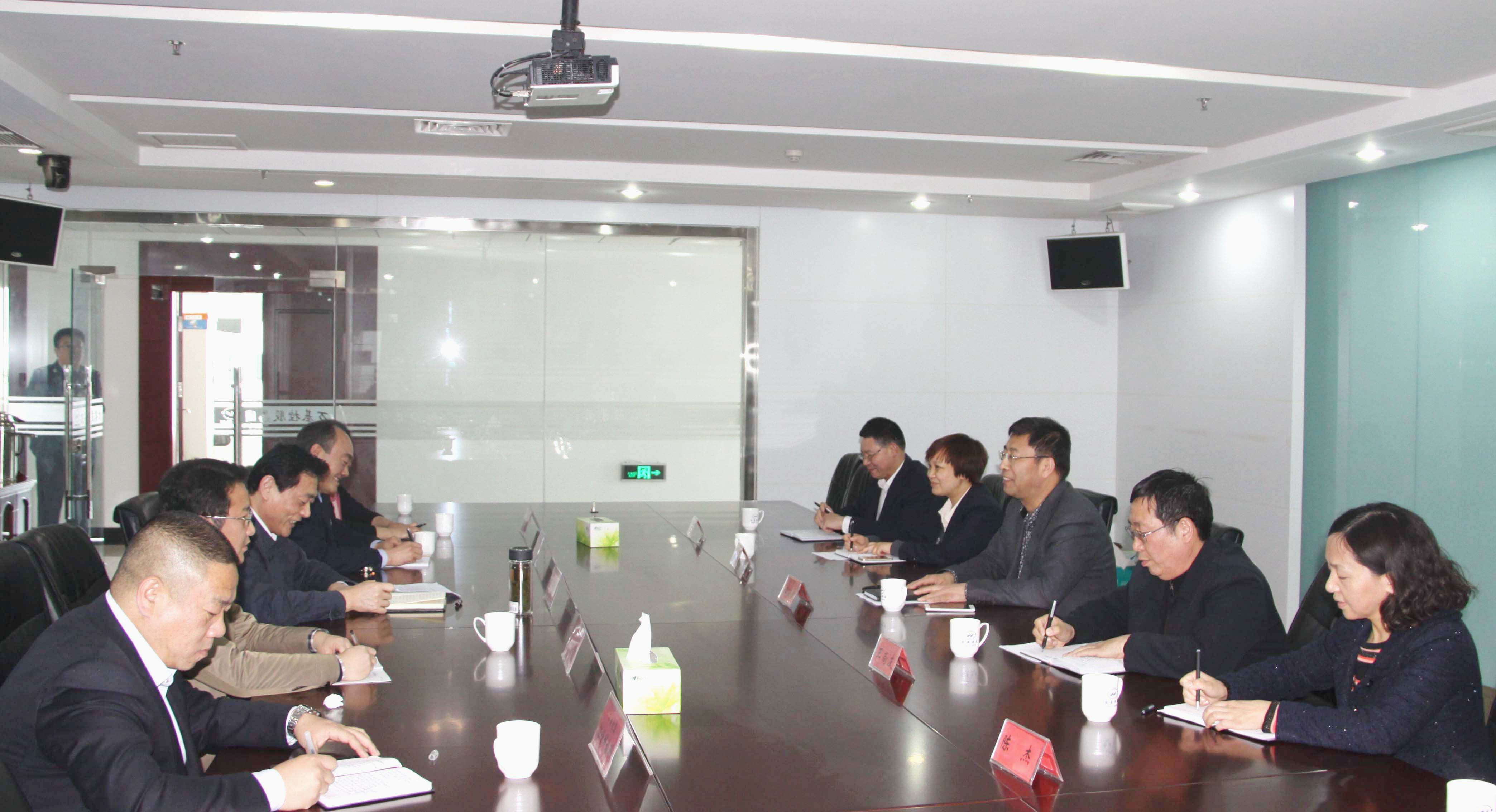 市、縣國稅局領(lǐng)導到我公司調研