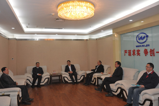 洛陽(yáng)隆華董事長(cháng)李占明一行到公司洽談業(yè)務(wù)